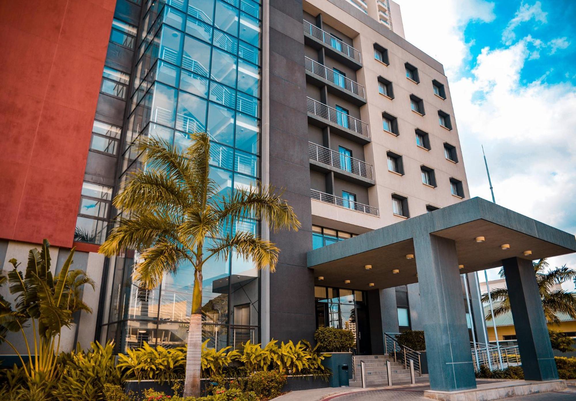 Crowne Plaza - Dar Es Salaam By Ihg Hotel ภายนอก รูปภาพ