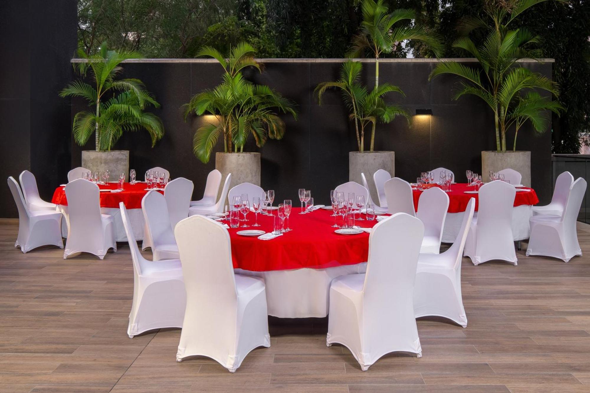 Crowne Plaza - Dar Es Salaam By Ihg Hotel ภายนอก รูปภาพ
